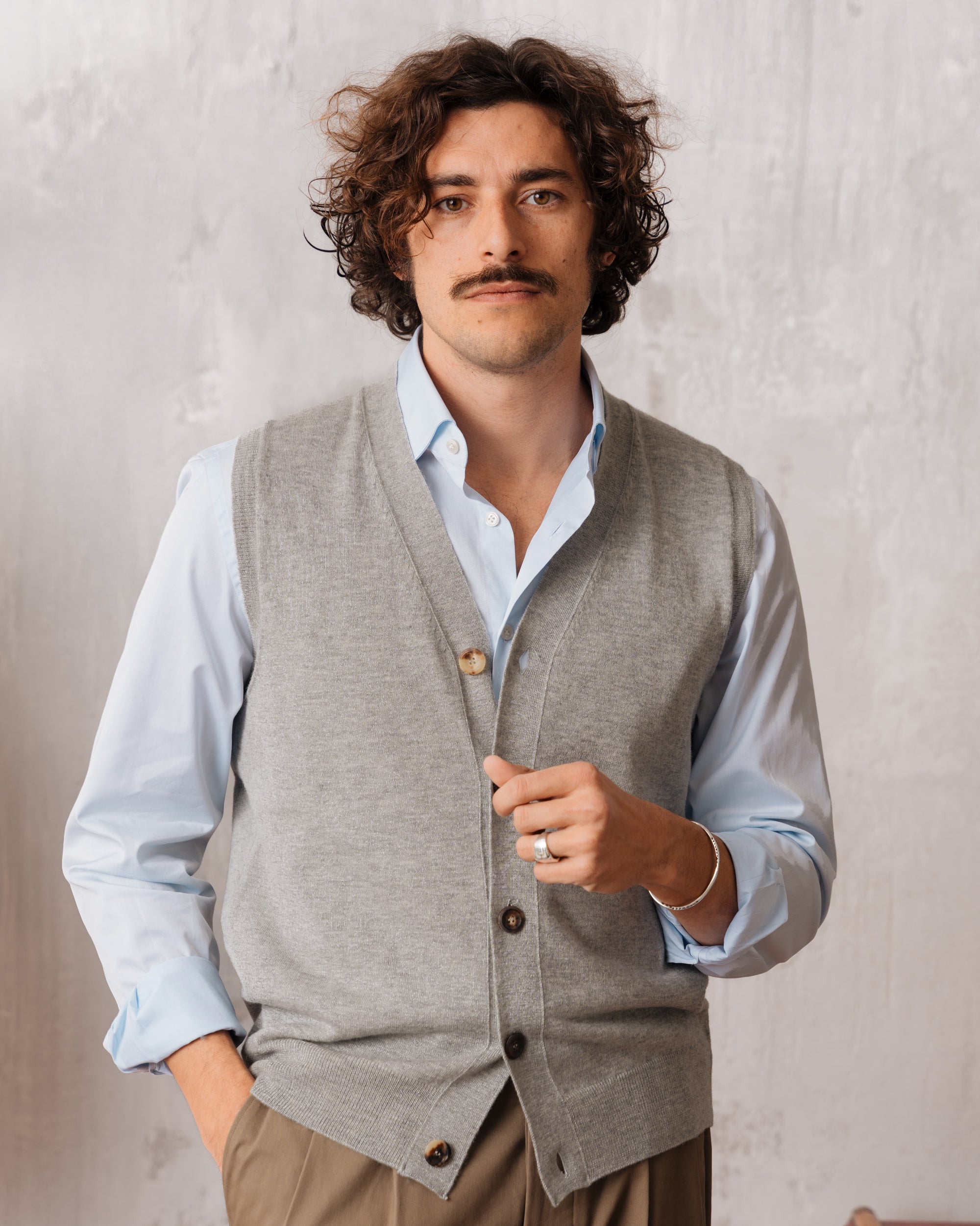 Gray sleeveless wool sweater, Made in Italy | Velasca