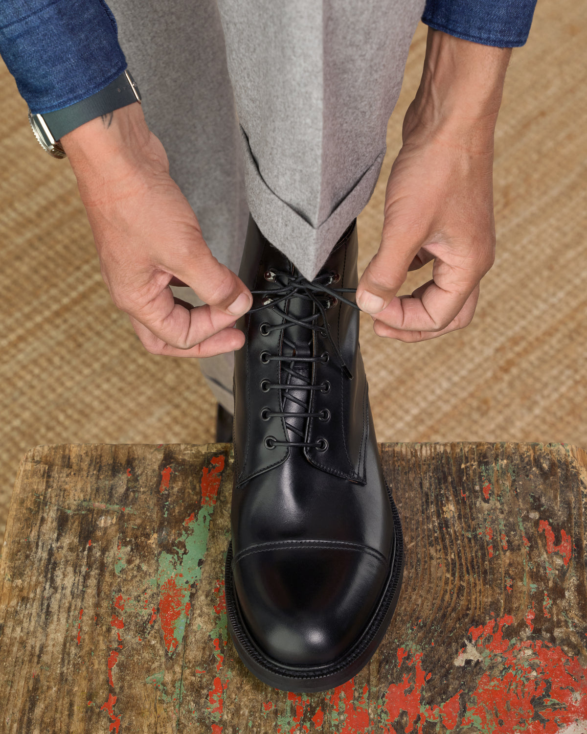 mens black lace up dress boots Fruttiroeu dressy enough for chinos Size:M (34-35 sleeve length) fabric type_Silk & Satin Gold & Black Sequin