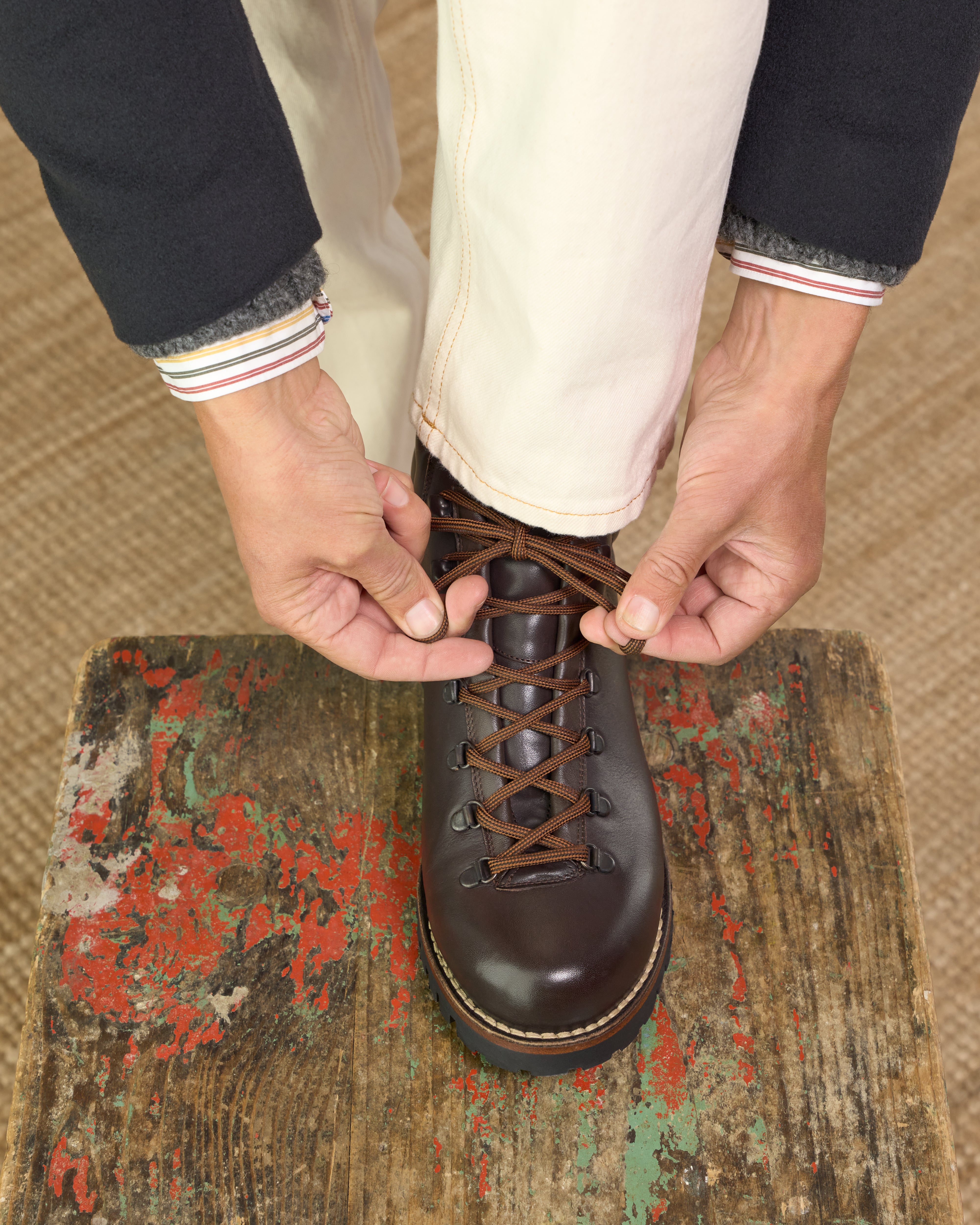 Men's Hiking Boots in dark brown leather | Velasca