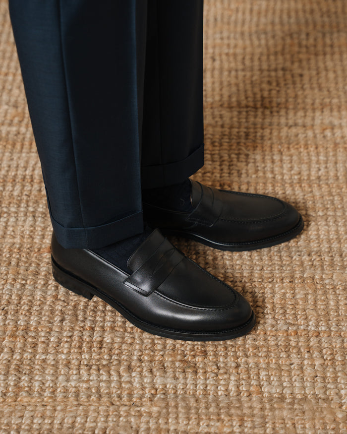 Black tapered real leather penny loafers | Velasca