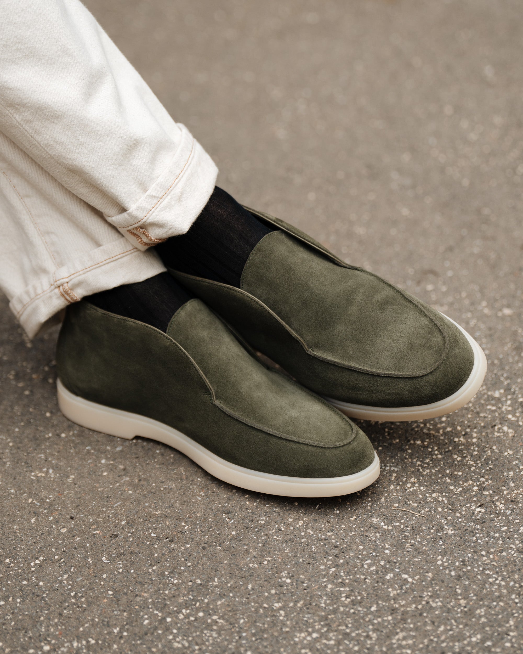 Velasca | Green laceless suede leather desert boots, handcrafted