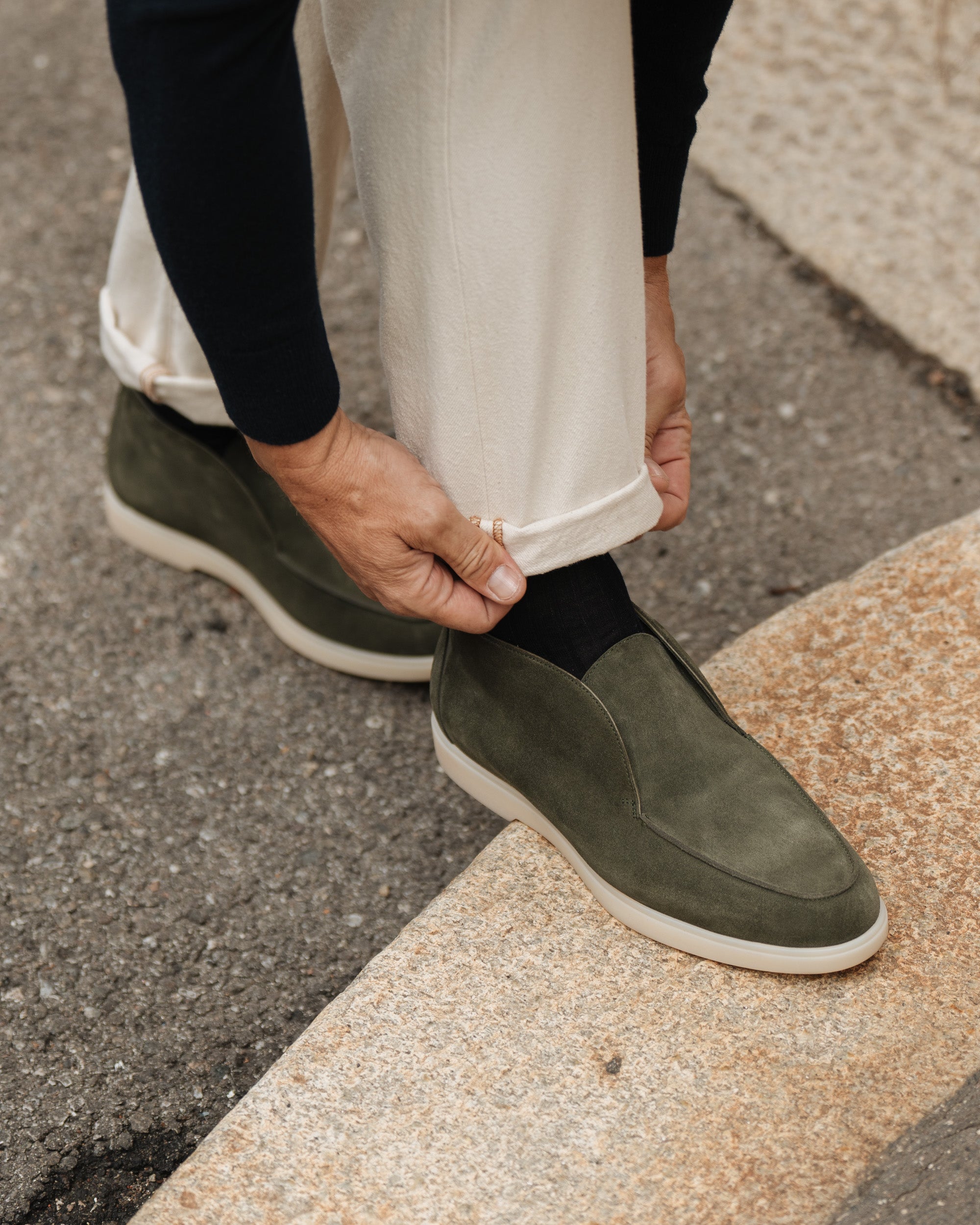 Velasca | Green laceless suede leather desert boots, handcrafted