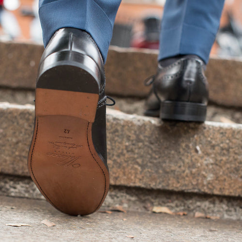 Black leather Oxford dress shoes | Velasca