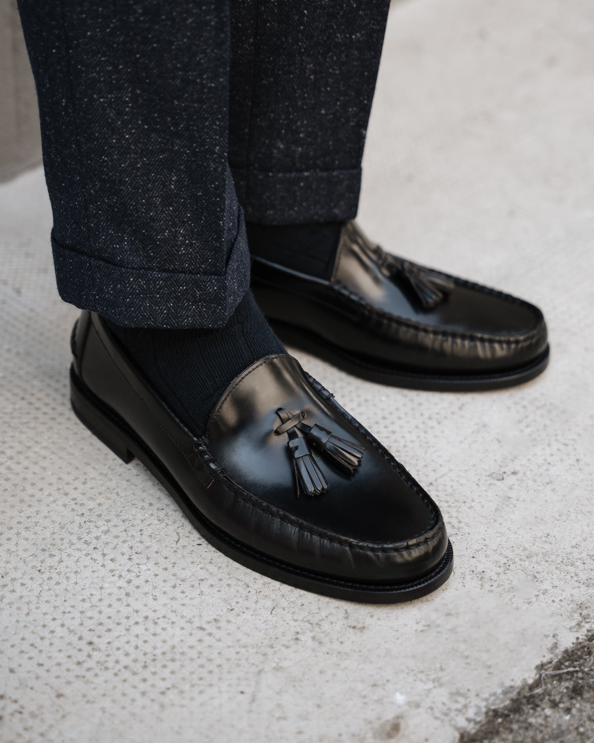 Men's black leather tassel on sale loafer